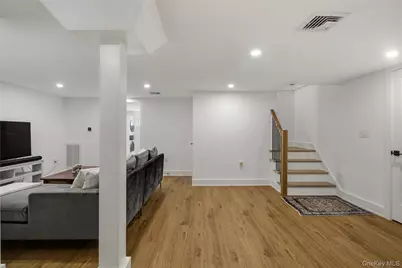 525 3rd Street, Mamaroneck, NY 10543 - Photo 19