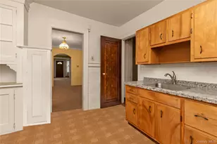 3250 Country Club Rd, Bronx, NY 10465 - Photo 3