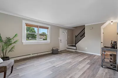 7 Merrimac Court, Coram, NY 11727 - Photo 7