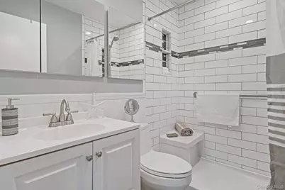 7 Merrimac Court, Coram, NY 11727 - Photo 25