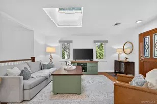 16 Warwick Pl, Port Washington, NY 11050 - Photo 7