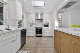 16 Warwick Pl, Port Washington, NY 11050 - Photo 15