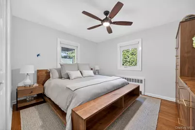 16 Warwick Place, Port Washington, NY 11050 - Photo 17