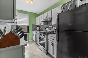 83 Rockledge Rd, Hartsdale, NY 10530 - Photo 3