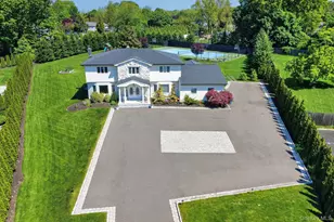 4 Cropley Ct, Melville, NY 11747 - Photo 5