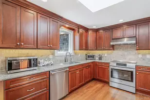 15 Evergreen Ln, Patchogue, NY 11772 - Photo 7