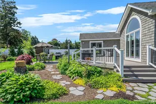 15 Evergreen Ln, Patchogue, NY 11772 - Photo 33