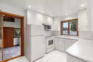 187 Commonwealth Ave, Massapequa, NY 11758 - Photo 11