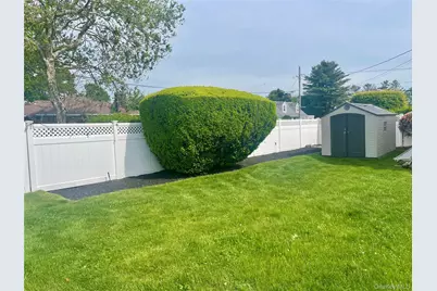 187 Commonwealth Avenue, Massapequa, NY 11758 - Photo 33
