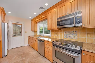 215 Melville Road, Farmingdale, NY 11735 - Photo 9