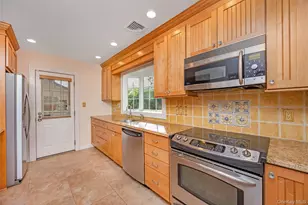 215 Melville Rd, Farmingdale, NY 11735 - Photo 9