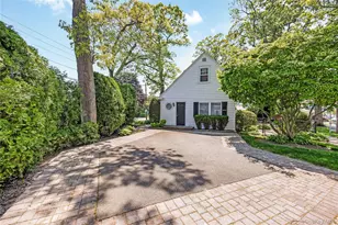 215 Melville Rd, Farmingdale, NY 11735 - Photo 21