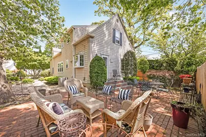 215 Melville Road, Farmingdale, NY 11735 - Photo 27