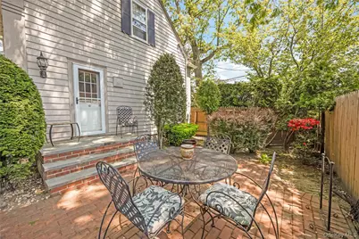 215 Melville Road, Farmingdale, NY 11735 - Photo 25