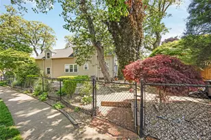 215 Melville Rd, Farmingdale, NY 11735 - Photo 29