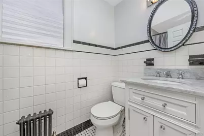 215 Melville Road, Farmingdale, NY 11735 - Photo 19