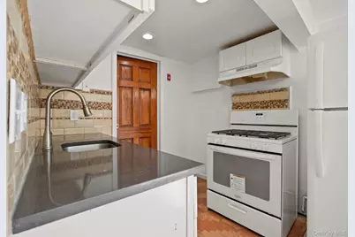 455 Nassau Avenue, Freeport, NY 11520 - Photo 3