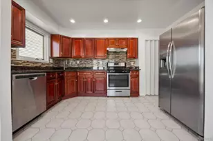 455 Nassau Ave, Freeport, NY 11520 - Photo 15
