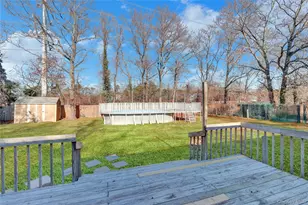 57 Middle Island Rd, Medford, NY 11763 - Photo 21