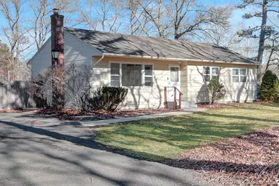 57 Middle Island Road, Medford, NY 11763 - Photo 17