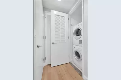 247 W 46th Street #3204, New York, NY 10036 - Photo 11