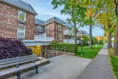40 Daley Place #104, Lynbrook, NY 11563 - Photo 3