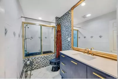 28 Penn Drive, Dix Hills, NY 11746 - Photo 19