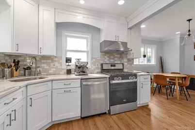 26 Latimer Court, Rockville Centre, NY 11570 - Photo 7