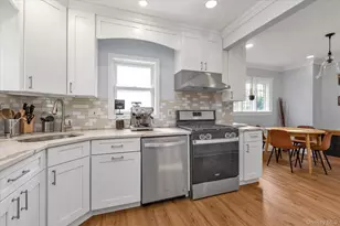 26 Latimer Ct, Rockville Centre, NY 11570 - Photo 7