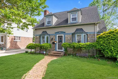26 Latimer Court, Rockville Centre, NY 11570 - Photo 1