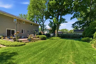 61 Hofstra Drive, Smithtown, NY 11787 - Photo 25