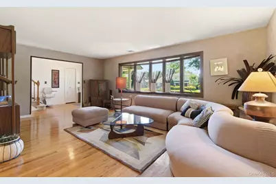 61 Hofstra Drive, Smithtown, NY 11787 - Photo 5
