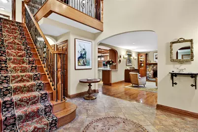 12 Avon Lane, East Hills, NY 11577 - Photo 5