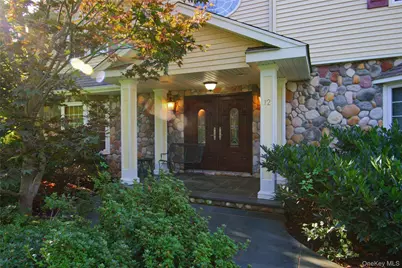12 Avon Lane, East Hills, NY 11577 - Photo 3
