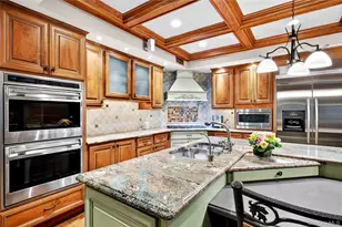 12 Avon Ln, East Hills, NY 11577 - Photo 11
