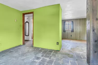 6 Shotgun Lane, Levittown, NY 11756 - Photo 19