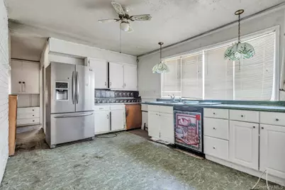 6 Shotgun Lane, Levittown, NY 11756 - Photo 5