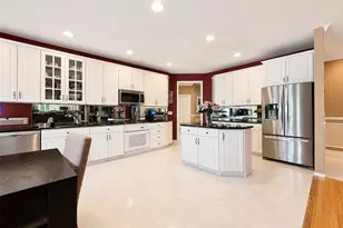 12 Laurel Ln, Holtsville, NY 11742 - Photo 9
