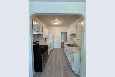 3922 Amundson Avenue, Bronx, NY 10466 - Photo 9
