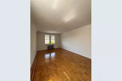 3922 Amundson Avenue, Bronx, NY 10466 - Photo 7