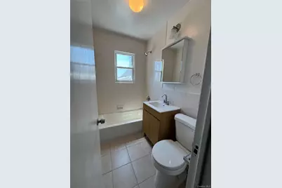 3922 Amundson Avenue, Bronx, NY 10466 - Photo 5