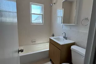 3922 Amundson Ave, Bronx, NY 10466 - Photo 5