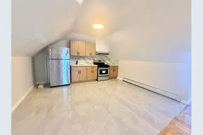 61-41 173rd Street #3rd fl, Fresh Meadows, NY 11365 - Photo 3