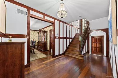 2 Rutland Road, Great Neck, NY 11020 - Photo 9