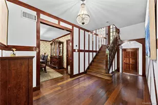 2 Rutland Rd, Great Neck, NY 11020 - Photo 9