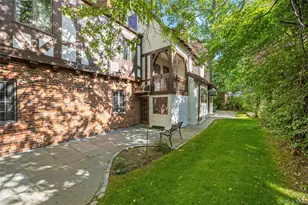 2 Rutland Rd, Great Neck, NY 11020 - Photo 41