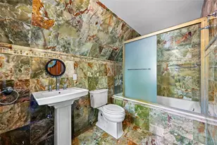 2 Rutland Rd, Great Neck, NY 11020 - Photo 29