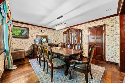 2 Rutland Road, Great Neck, NY 11020 - Photo 7