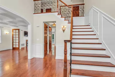 11 Plandome Drive, Manhasset, NY 11030 - Photo 5
