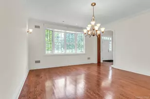 11 Plandome Dr, Manhasset, NY 11030 - Photo 11